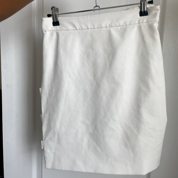 WHITE & GOLD CUT OUT MESHKI MINI SKIRT - Picture 3 of 3